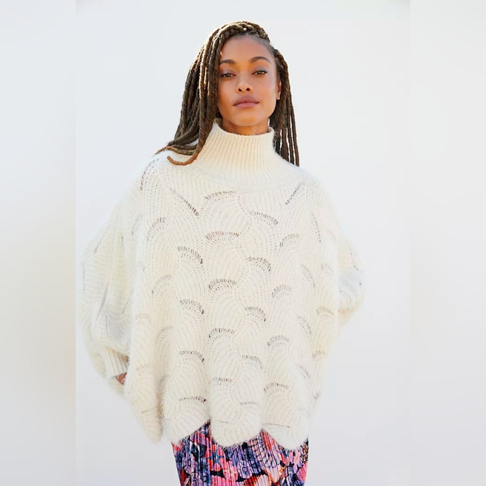 Anthropologie 'Rue' Ivory Scalloped Hem Turtleneck Sweater, ONE SIZE
